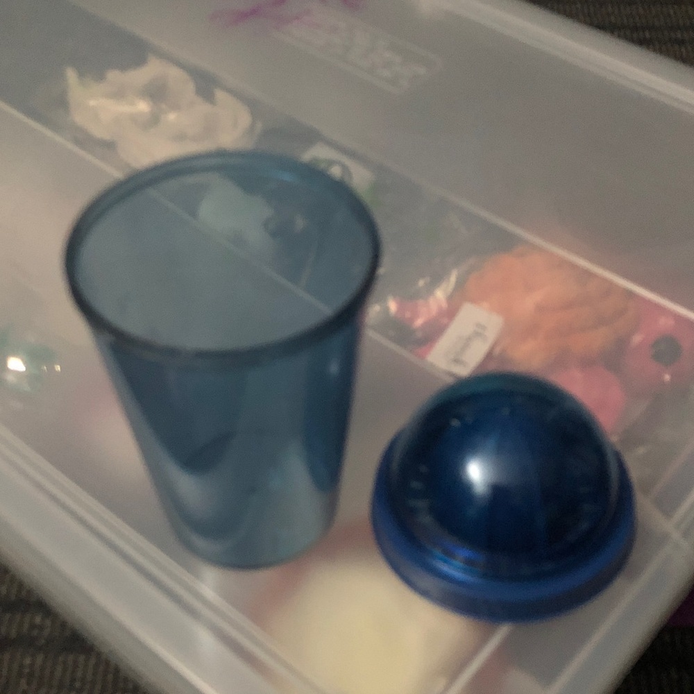 🛍️ Citrus Juicer with Lid - Picture 4 of 4